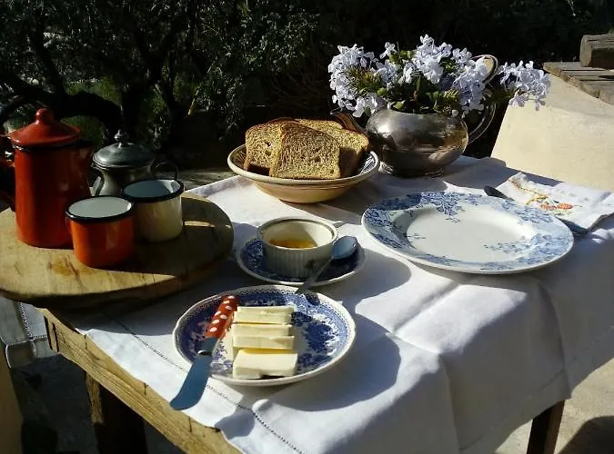 Casa 3 Archi 4* Alicudi