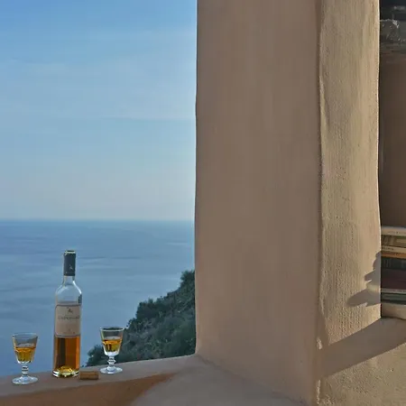 Casa 3 Archi Bed and breakfast Alicudi