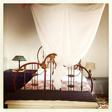 Casa 3 Archi Bed and breakfast Alicudi